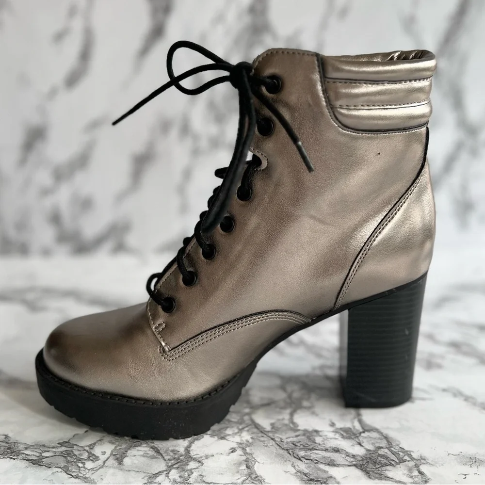 Madden Girl Joltz Pewter Paris Metallic Chelsea Combat Boot Almond Toe 9